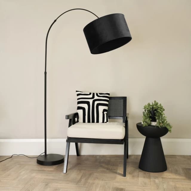 ValueLights Louis Black Arched Curved Floor Lamp with Velvet Drum Lamp Shade Black