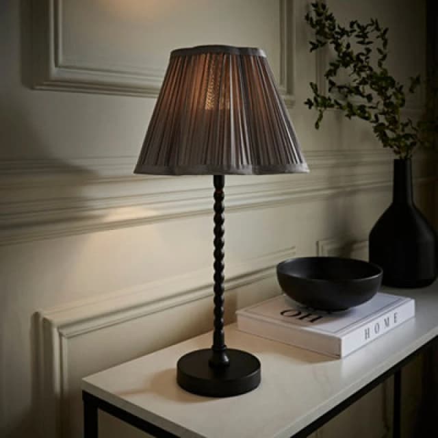 ValueLights ValueLights Maeve Pleated Faux Silk Scallop Shade Matte Black Bobbin Table Lamp with Bulb in Dark Grey Dark Grey One Size Unisex 505940606
