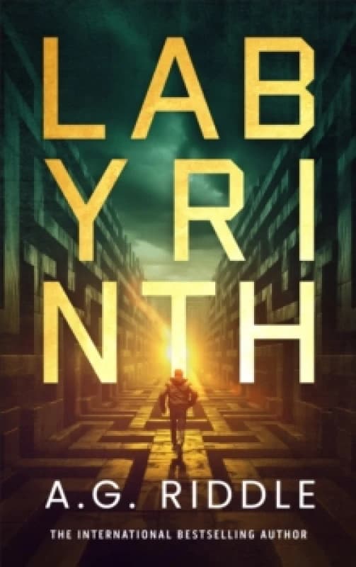 Labyrinth. Paperback. By A G Riddle Books
