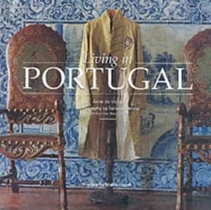 Living in Portugal by Anne De Stoop Hardback