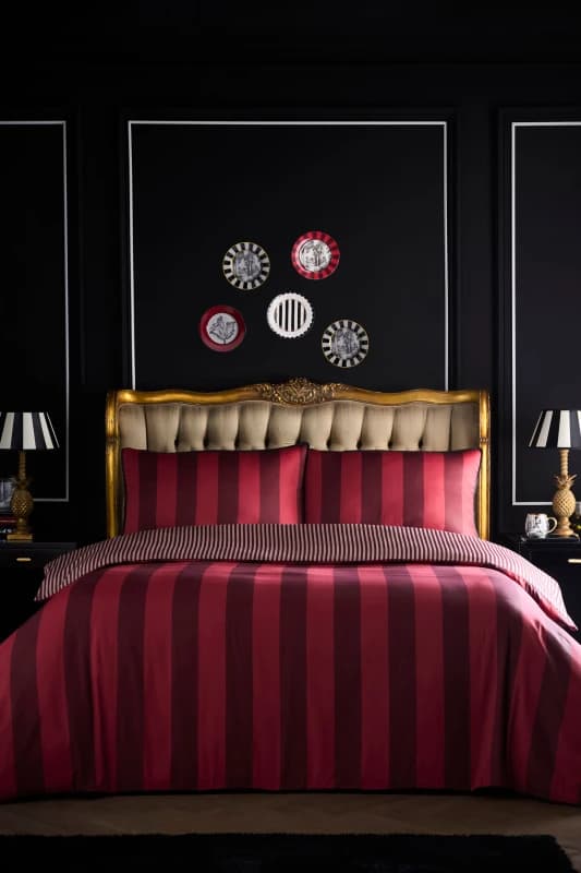 Laurence Llewelyn-Bowen Laurence Llewelyn-Bowen 'Festivo Circus Stripe' Striped Print 100% Cotton Duvet Cover Set in Red Size: Double Red Double Uni