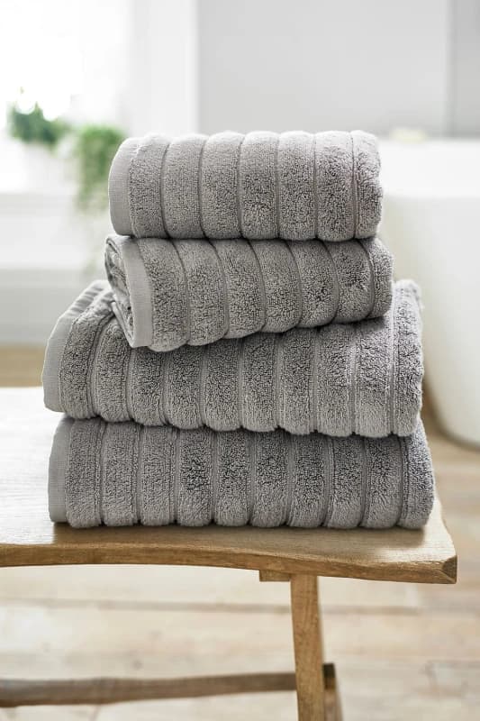 The Lyndon Company The Lyndon Company Ribbleton Zerotwist Cotton Towels in Light Grey Size: Bath Towel Light Grey Bath Towel Unisex 5054990103376