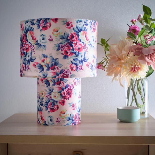 K Living Kobe Pink Rose Bud Printed Velvet Table Lamp Pink unisex One Size