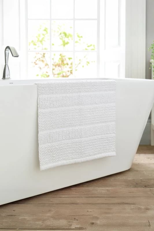 Deyongs Deyongs Romeo Textured 100% Cotton Bath Mat - 1500gsm Absorbent Bathroom Rug in White White Bath Mat Unisex 5054990136800