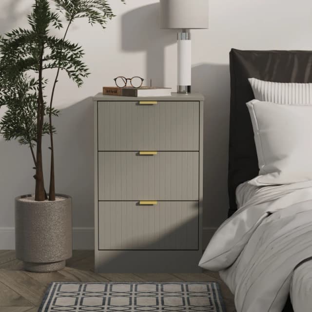 Imola Ready Assembled Grey 3 Drawer Wide Bedside Chest (H)726mm (W)450mm (D)395mm