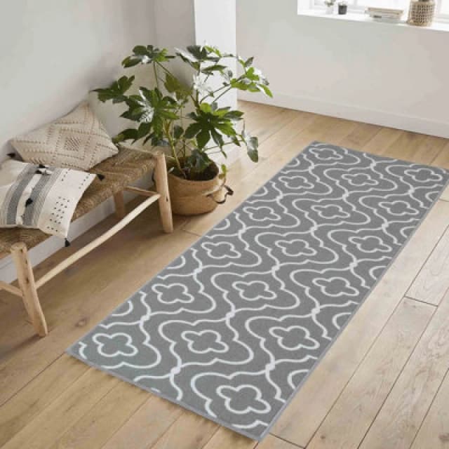 Machine Washable Quatrefoil Design Anti Slip Doormats Grey 67X220 Cm