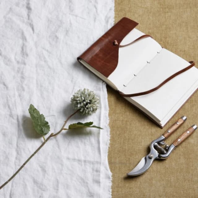 Love Lace Pale Green Blue Short Chrysanthemum Artificial Flower Pale Green