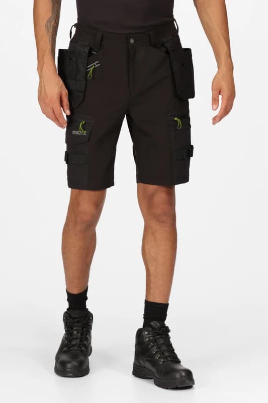 Regatta Regatta Men Infiltrate Detachable Holster Shorts in Black Size: 30R Black 30R Male 5063019227733