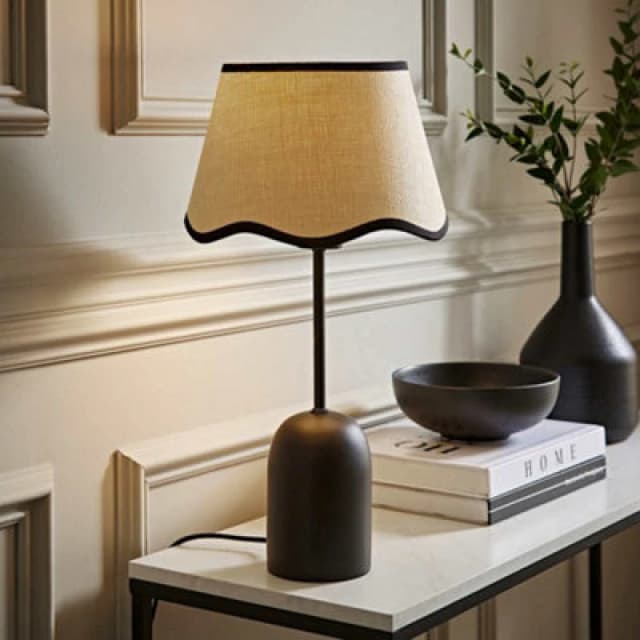 ValueLights ValueLights Kaiden Black Dome Table Lamp with Scallop Trim Lamp Shade in Cream Cream One Size Unisex 5059406068249