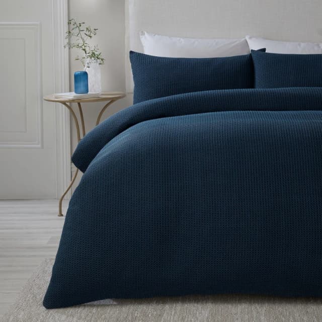 Serene Lindly Duvet Cover and Pillowcase Set Navy