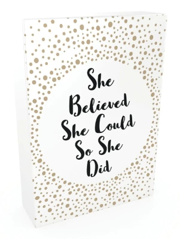 She Believed She Could So She Did : 52 Beautiful Cards of Inspiring Quotes and Empowering Affirmations Cards