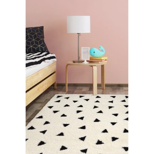 Snug Triangles Monochrome Rectangle Rug - 80x120cm White