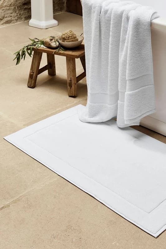 Christy CHRISTY 'Renaissance' Luxury 100% Cotton 1000GSM Towelling Bath Mats in White White One Size Unisex 5057241210014