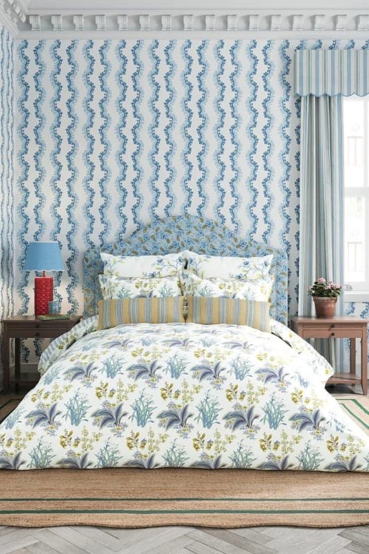 Sanderson Sanderson 'Enys Garden' Cotton Sateen Duvet Cover Set in Indigo Size: Super King Indigo Super King Unisex 5016709686150
