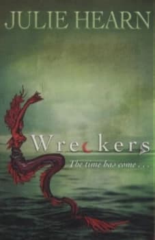 Wreckers by Julie Hearn Paperback