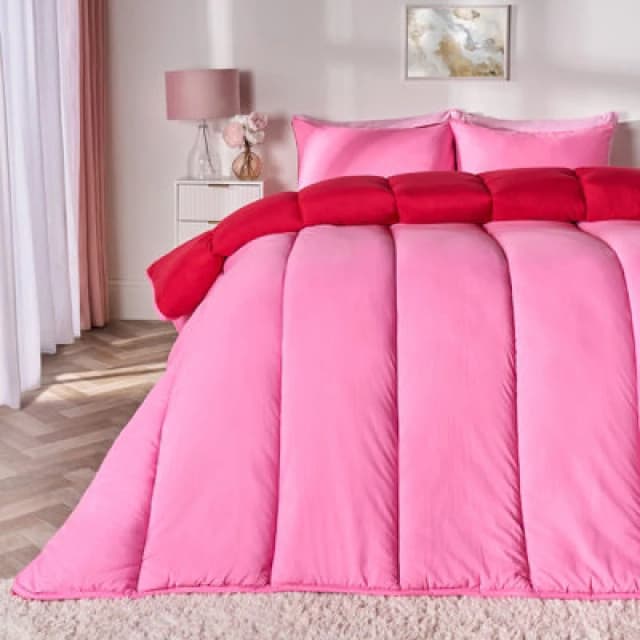 OHS OHS Reversible 10.5 Tog Coverless Washable Duvet with Pillowcases in Bright Pink Size: Single Bright Pink Single Unisex 5027434230945