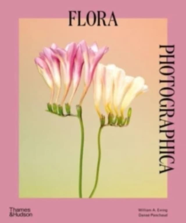 Flora Photographica. Paperback. By William A Ewing, Danae Panchaud Books