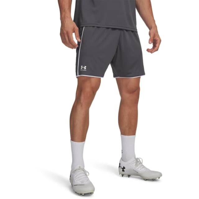 Short Under Armour Challenger Gris Unisex 2XL
