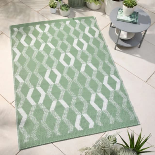 Fusion Rico Outdoor Vertical Zig Zags Uv Resistant Green Outdoor Rug