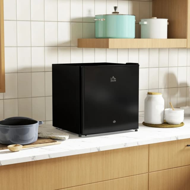 HOMCOM 46L Counter Top Fridge Mini Fridge with Lock Chiller Box Black