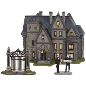 Wayne Manor Figurine Village