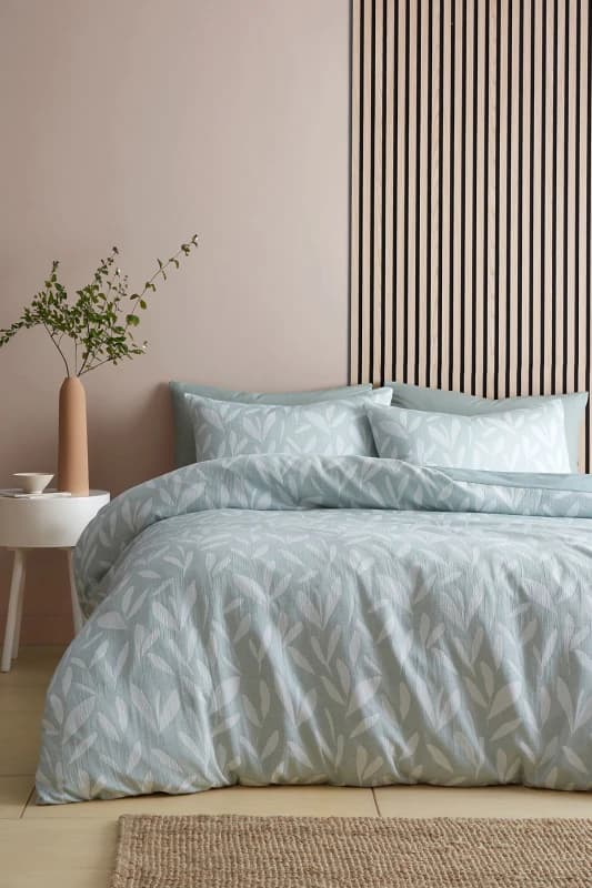 Appletree 'Emile' Jacquard Leaf Pattern Print Duvet Cover Set in Green Size: Double Green Unisex Double