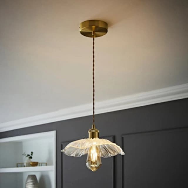 ValueLights ValueLights Cassia Clear Glass Flower Gold Pendant Ceiling Light Gold One Size Unisex 5016529267676