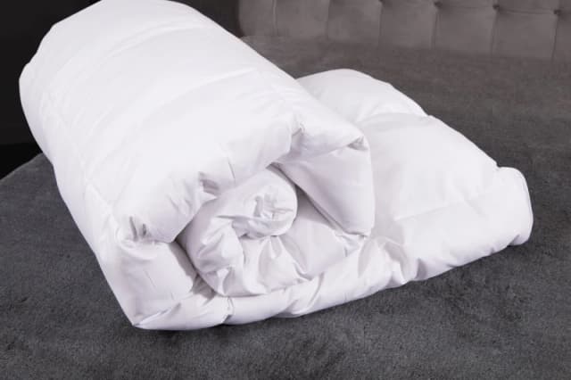 The Linen Consultancy The Linen Consultancy 'TLC 5 Star Hotel Concept' Softened Duck Feather 10.5 Tog Duvet in White Size: Super King White Super Ki