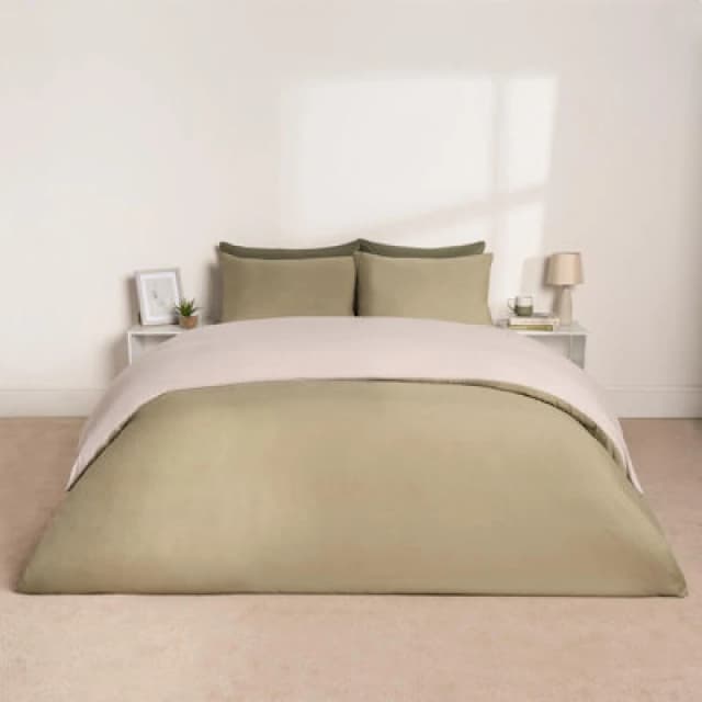 OHS OHS Plain Reversible Duvet Cover With Pillowcase Set in Pale Green Size: Double Pale Green Double Unisex 5027434210275