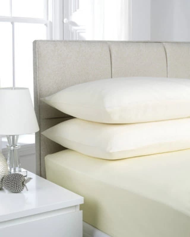 Smart Living Smart Living Polycotton Bed Linen Luxury Bedsheet or Pillowcase Non Iron in Cream Size: King Fitted Cream King Fitted Unisex 5051346369