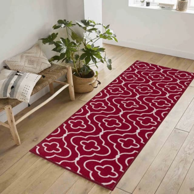 Machine Washable Quatrefoil Design Anti Slip Doormats Red 67X220 Cm