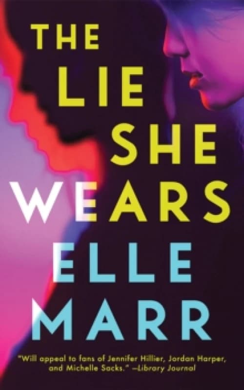 The Lie She Wears Paperback / softback