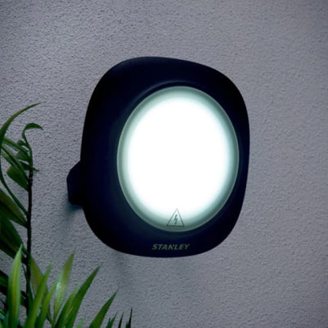 Stanley Black Mains-Powered Cool Daylight LED Without Sensor Slimline Floodlight 2700Lm