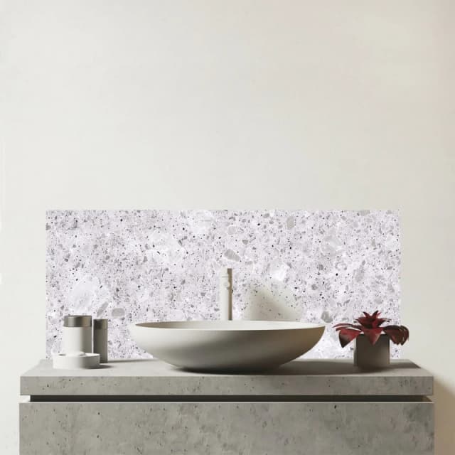 Warren Reed - Designer Light Grey Quartz Effect Glass Bathroom Splashback Grey Unisex