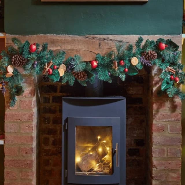 2.7m Festive Spice Christmas Garland with Pinecones and Faux Dried Fruit