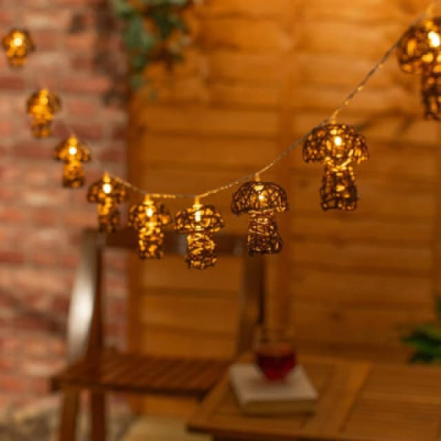 ValueLights ValueLights Mushroom Rattan 10 x Battery Operated Outdoor Garden String Lights in Brown Brown One Size Unisex 5016529271031