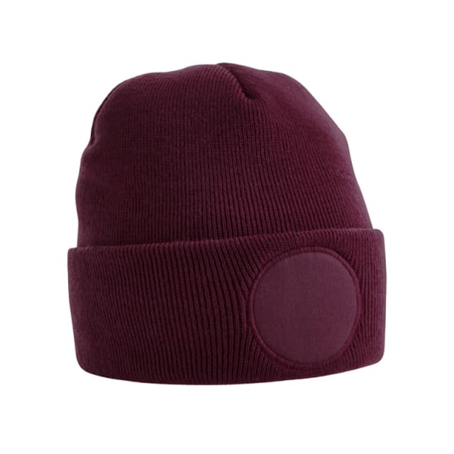 Beechfield Beechfield Men Circular Patch Cuffed Beanie in Burgundy Burgundy One Size Male 5063425548934