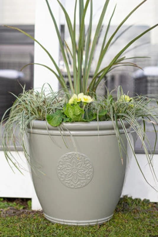 Plant Avenue Lightweight Recycled Plastic Garden Pot Planter With Drainage Holes Eden Emblem L45 X W45 X H38cm - Grey