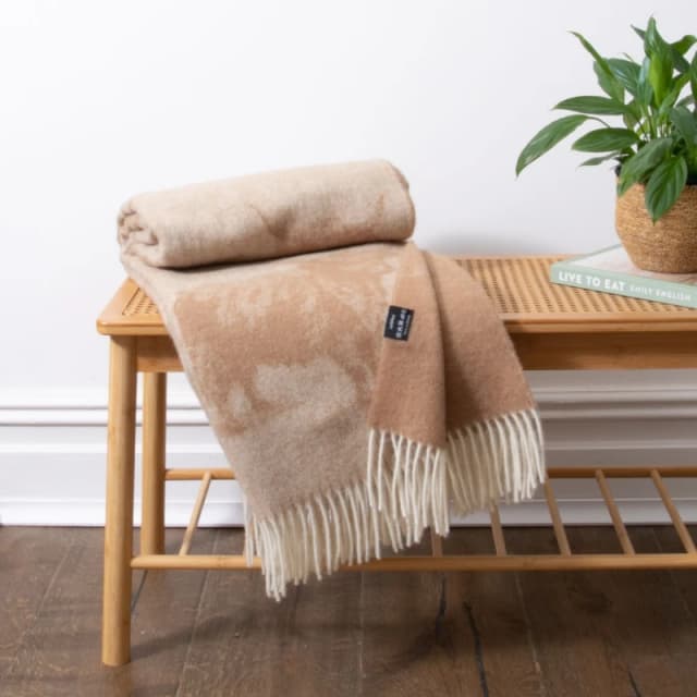 Native Natural Highland Cow Beige Wool Blanket Size: Large Beige Unisex Large