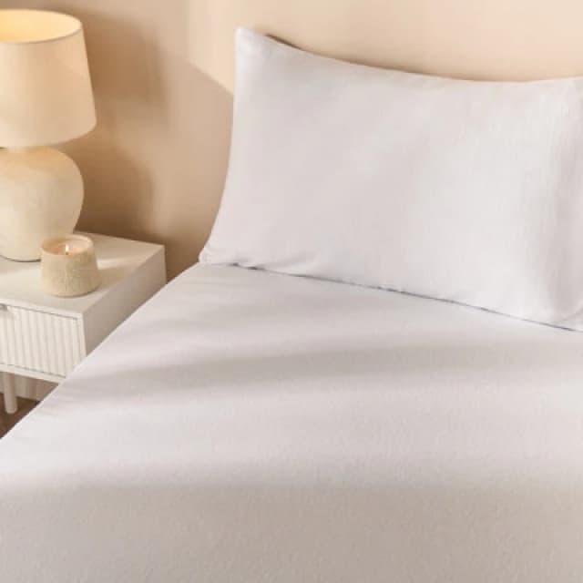 OHS OHS Brushed Cotton Soft Fitted Sheet Bedding in White Size: Single Fitted White Single Fitted Unisex 5027434223831