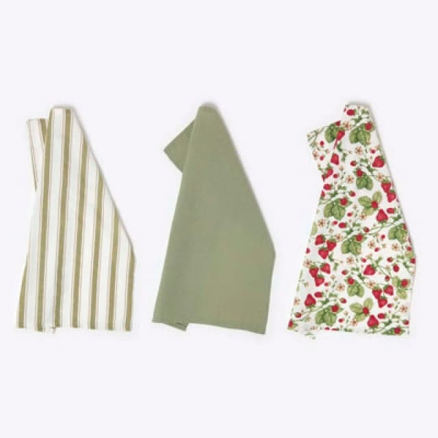 Homescapes Strawberry Tea Towels Set Of Three