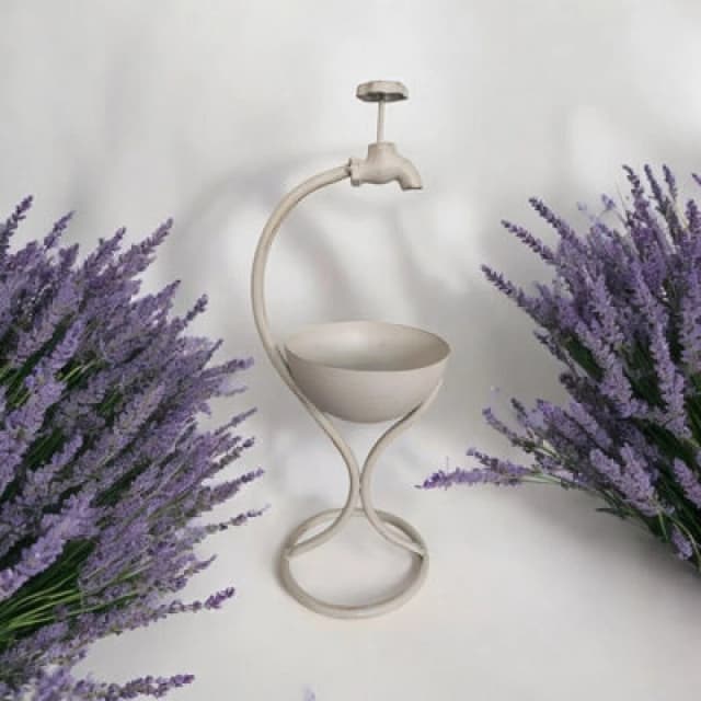 MSL 57CM CREAM METAL GARDEN PLANTER