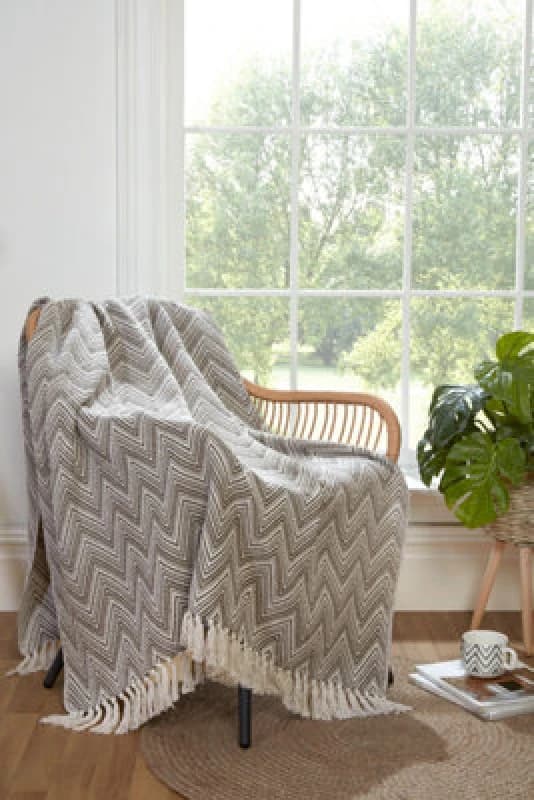 Portfolio Home Chester Zig Zag Geometric Natural Throw Over Blanket With Tassels Soft Cosy Sofa Chair Bed 180 X 250 Cm