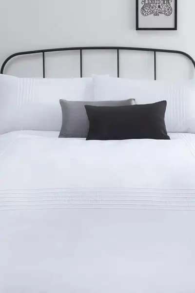 Serene 'Amalfi' Pin Tuck Duvet Cover Set White