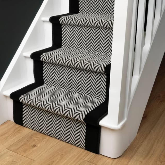 Homemaker Maestro Herringbone Border Edge Mono Stair Runner 67X600Cm, Black HBONEMONO60600