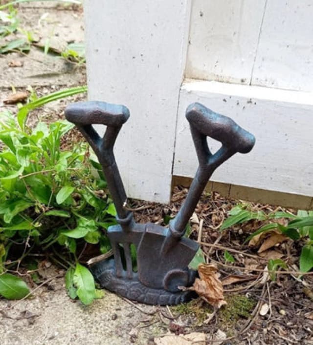 Inspirational Gifting Cast Iron Doorstop Spade And Fork Garden Ornament Sculpture