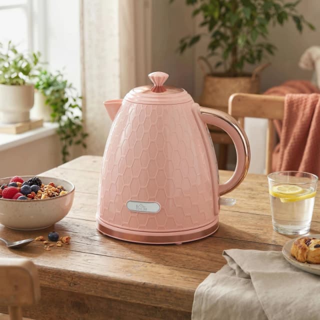 HOMCOM HOMCOM Electric Kettle, 1.7L, 3kW, Fast Boil Kettle, Auto Shut-off in Light Pink Light Pink One Size Unisex 5063603053328
