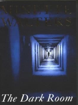 The Dark Room by Minette Walters Paperback