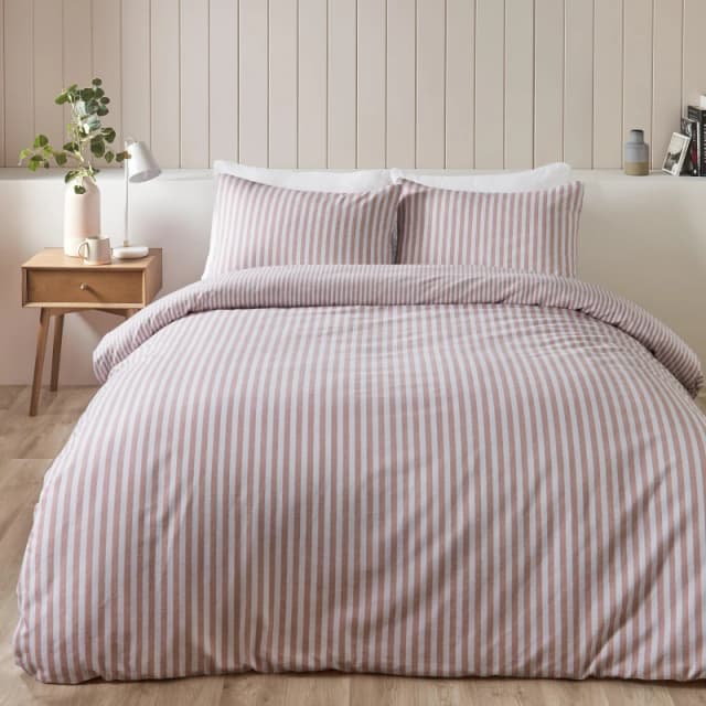 Catherine Lansfield Catherine Lansfield 'Brushed Cotton Stripe' Duvet Cover Set in Pink Size: Super King Pink Super King Unisex 5057681185392