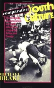 Comparative Youth Culture by Mike Brake Paperback